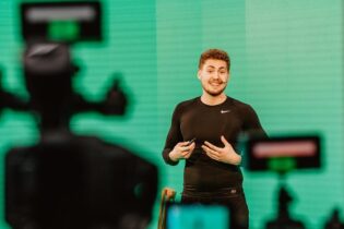 ca06899b-efc4-4beb-bdda-55f84886e962